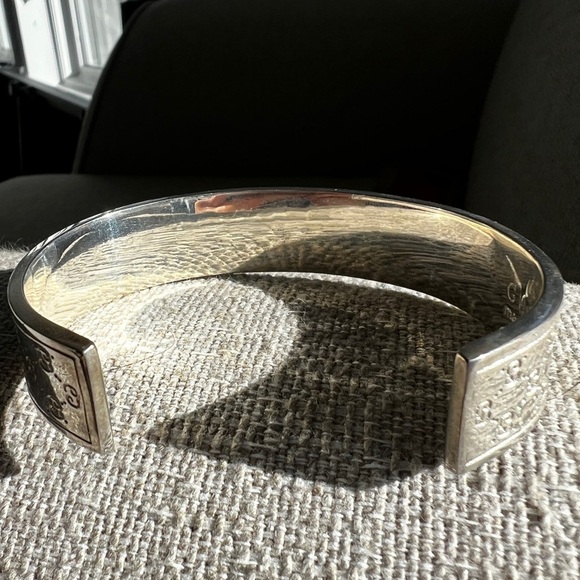 Vintage sterling silver Gucci bangle cuff signature pattern - Picture 3 of 3